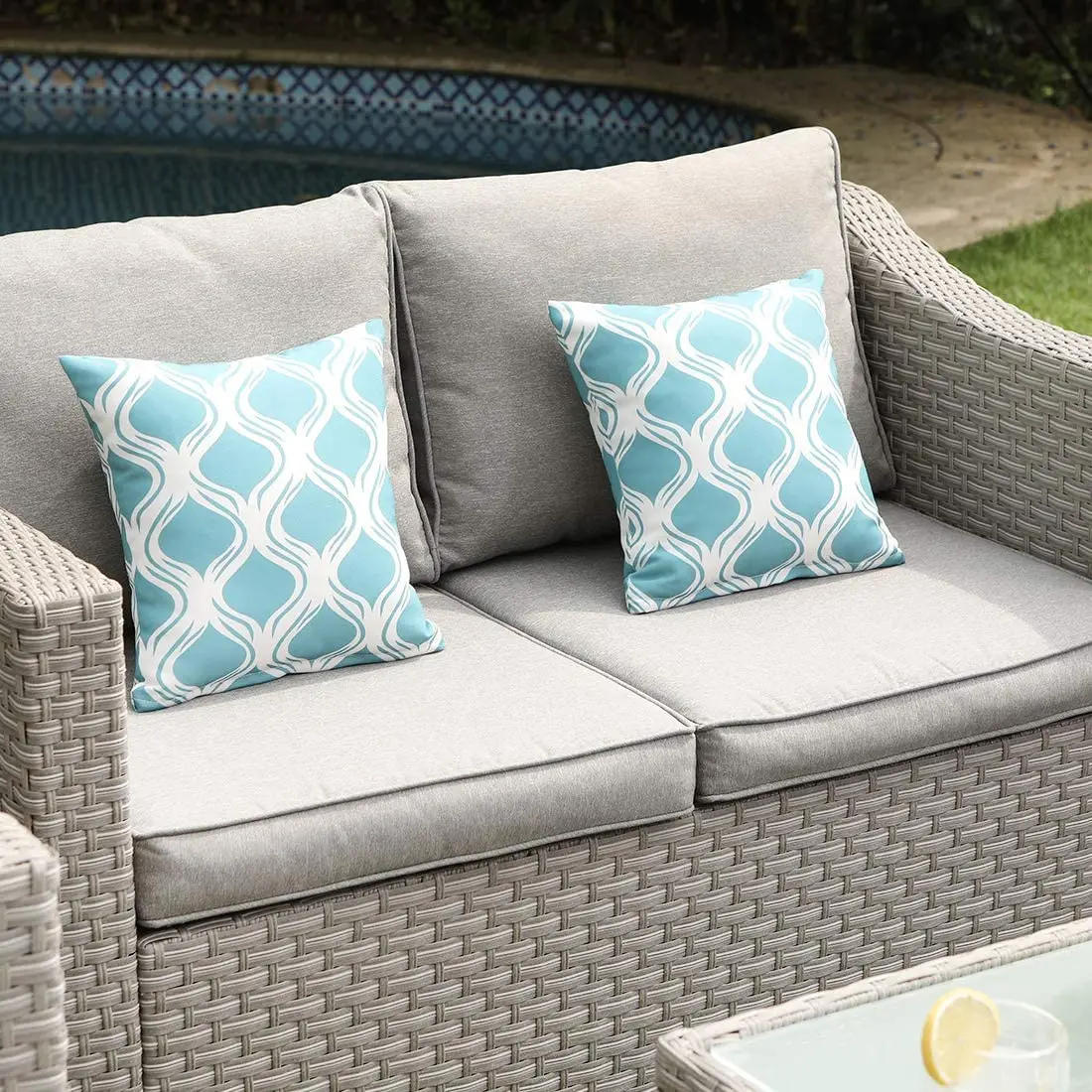 Outdoor Furniture And Fire Pit - -Dış Mekan Mobilyası 5 Parça Hasır