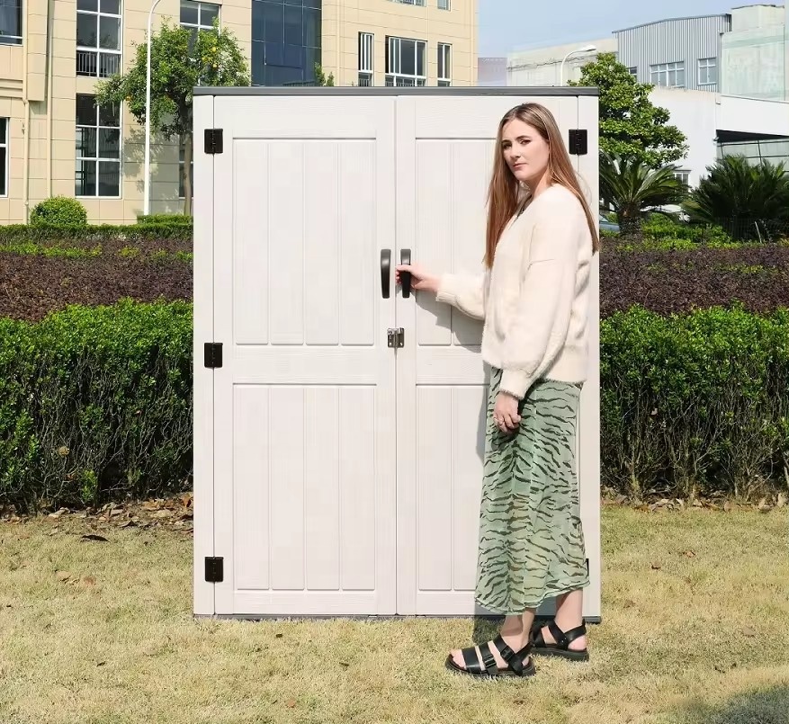 Outdoor Furniture In Store - Dış mekan depolama dolapları, dikey depolama