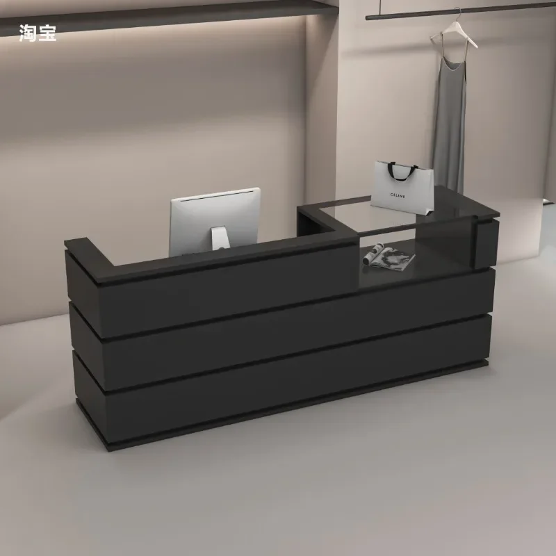 Outdoor Furniture In Store - Güzellik Salonu Tezgahı Açık Hava Mağazası